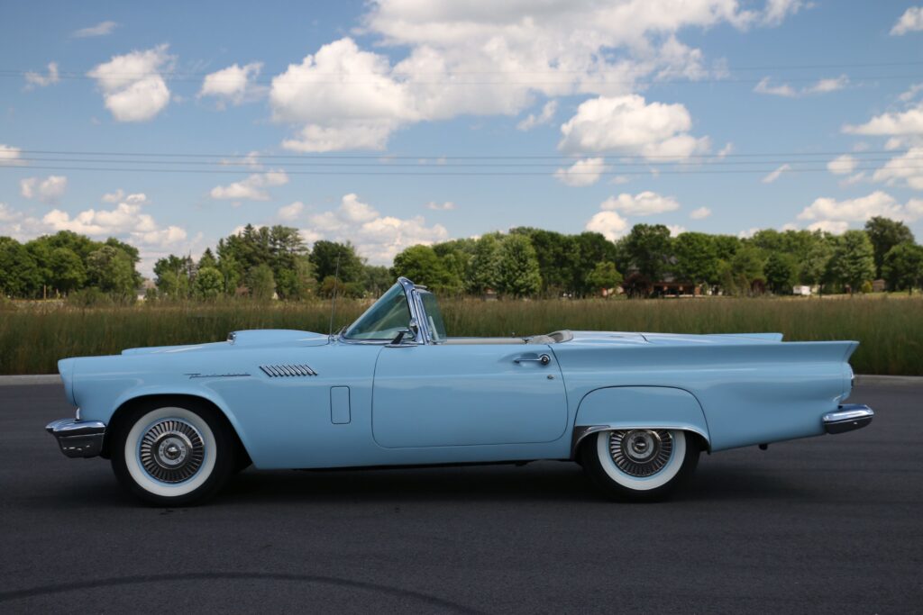 1957 Ford Thunderbird